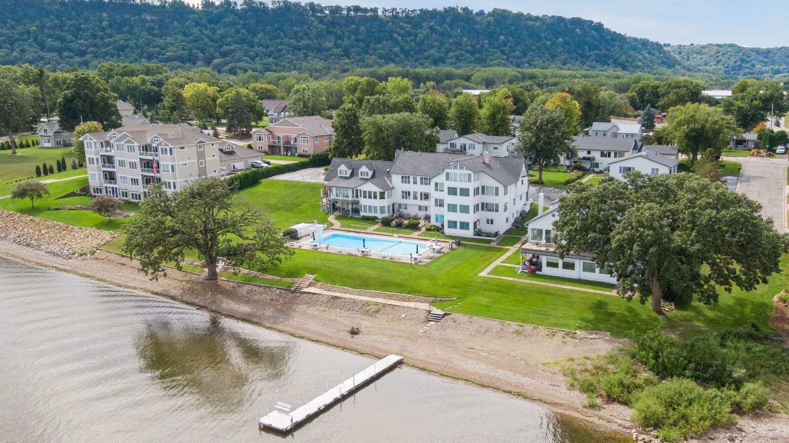 Property Photo: 1300 S Lakeshore Drive A3 MN 55041