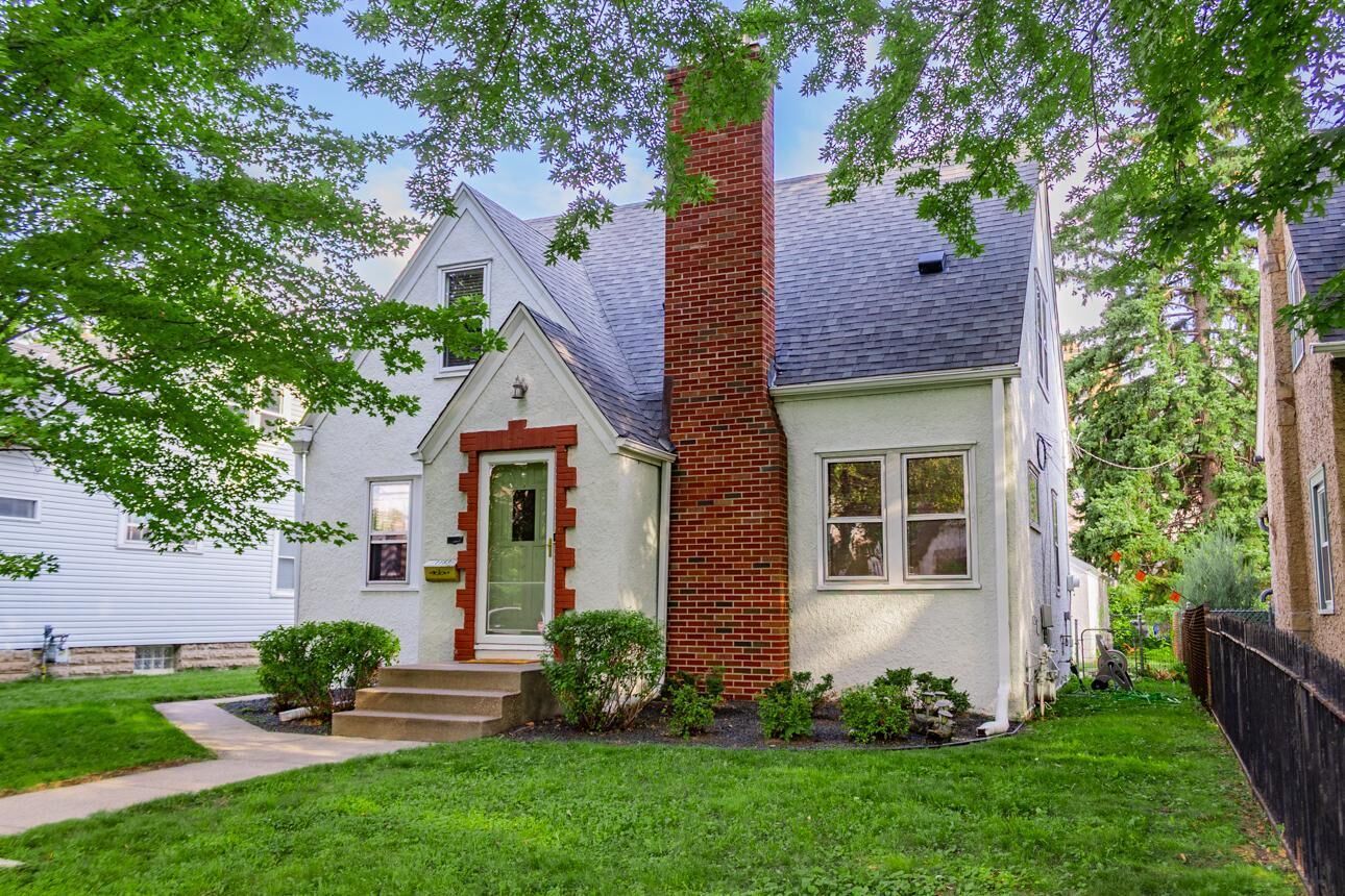 Property Photo:  1153 Juliet Avenue  MN 55105 