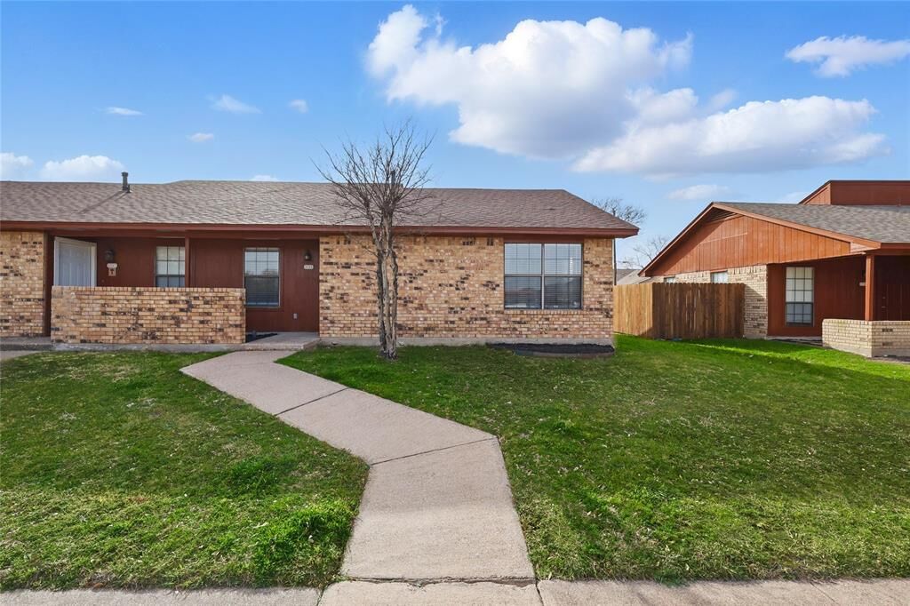 Property Photo:  1715 Creekview Drive  TX 75154