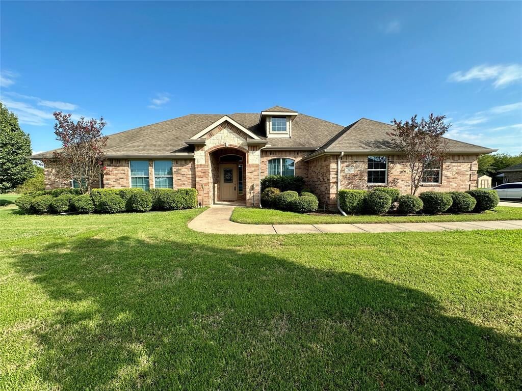 Property Photo:  202 Valen Drive  TX 75189 