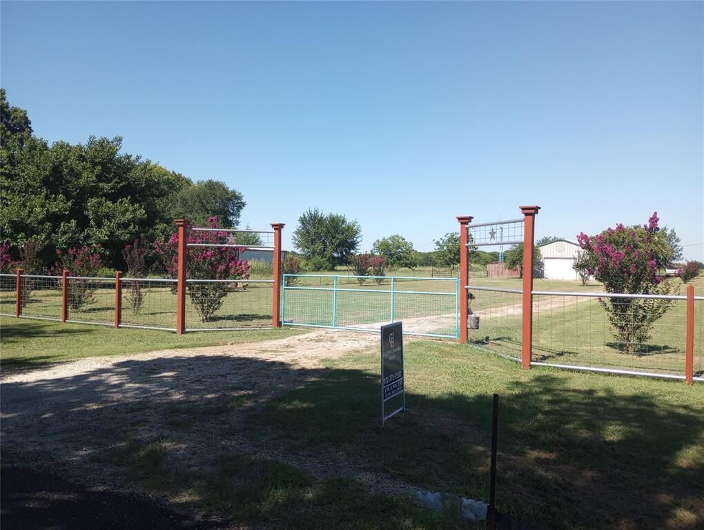 Property Photo: 7022 County Road 487 TX 75173