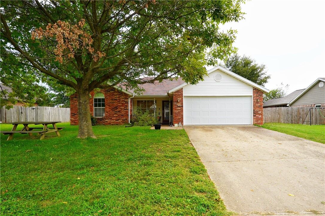 Property Photo: 125 S Bailey Street AR 72745