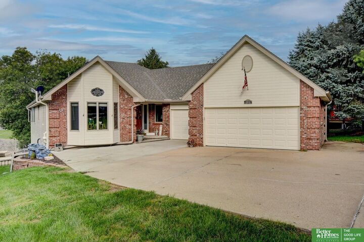Property Photo:  8883 Verdon Circle  NE 68048 