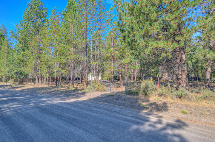 Property Photo: 17592 Holgate Court OR 97739