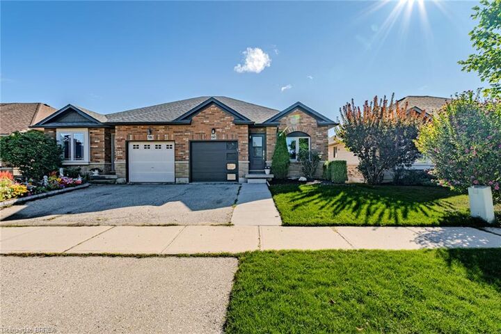 Photo de la propriété: 60 Savannah Ridge Drive ON N3L 4G5