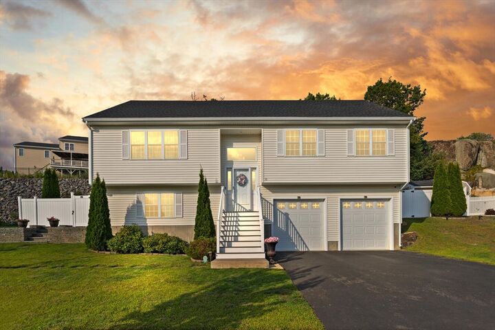 16 Vieira Dr  Peabody MA 01960 photo