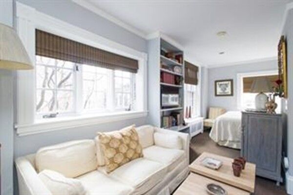 Property Photo:  9 Willow 52  Furn  MA 02108 
