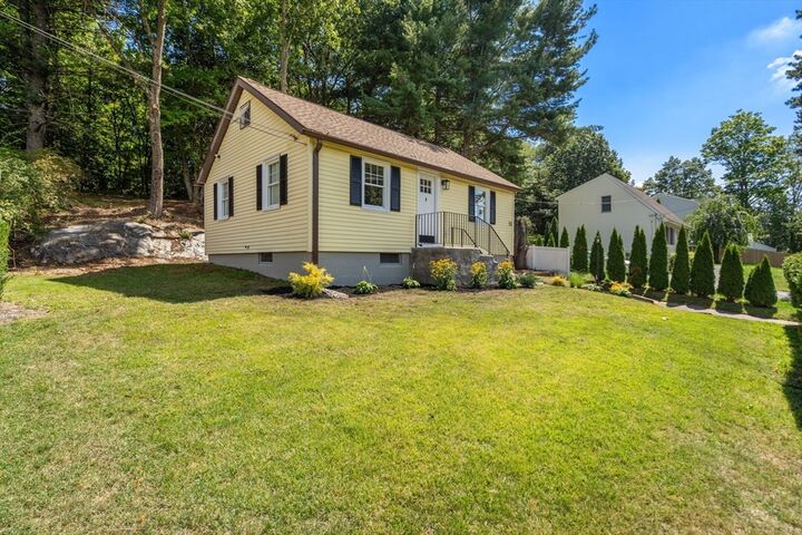 52 Harrison Ave  Auburn MA 01501 photo