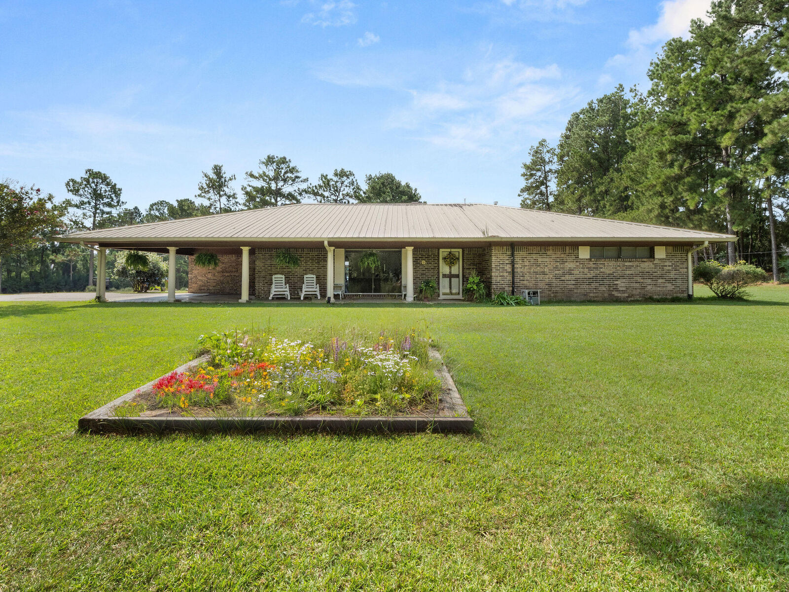 Property Photo:  400 Lees Ln  LA 71446 