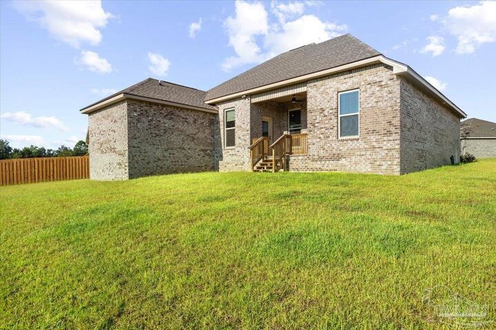 Property Photo: 5362 Adeline Cir FL 32571