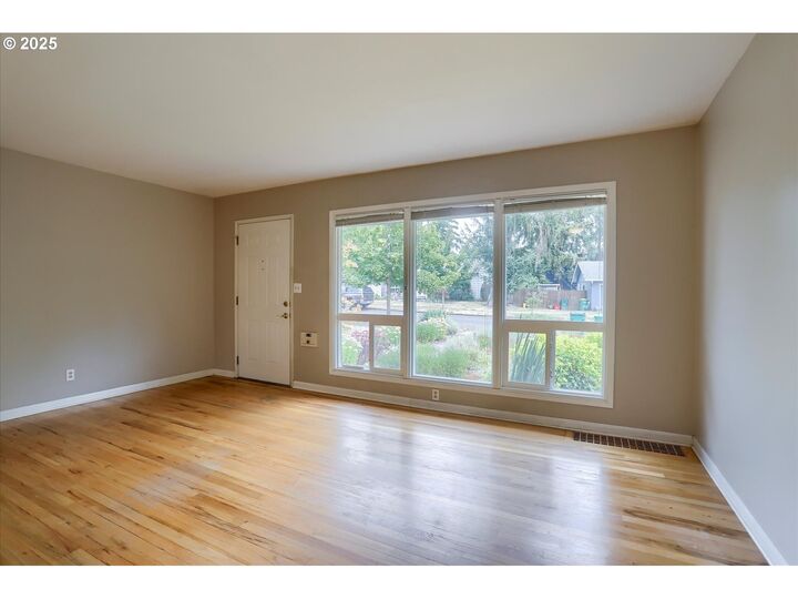 Property Photo: 4795 SW Beech Dr OR 97005
