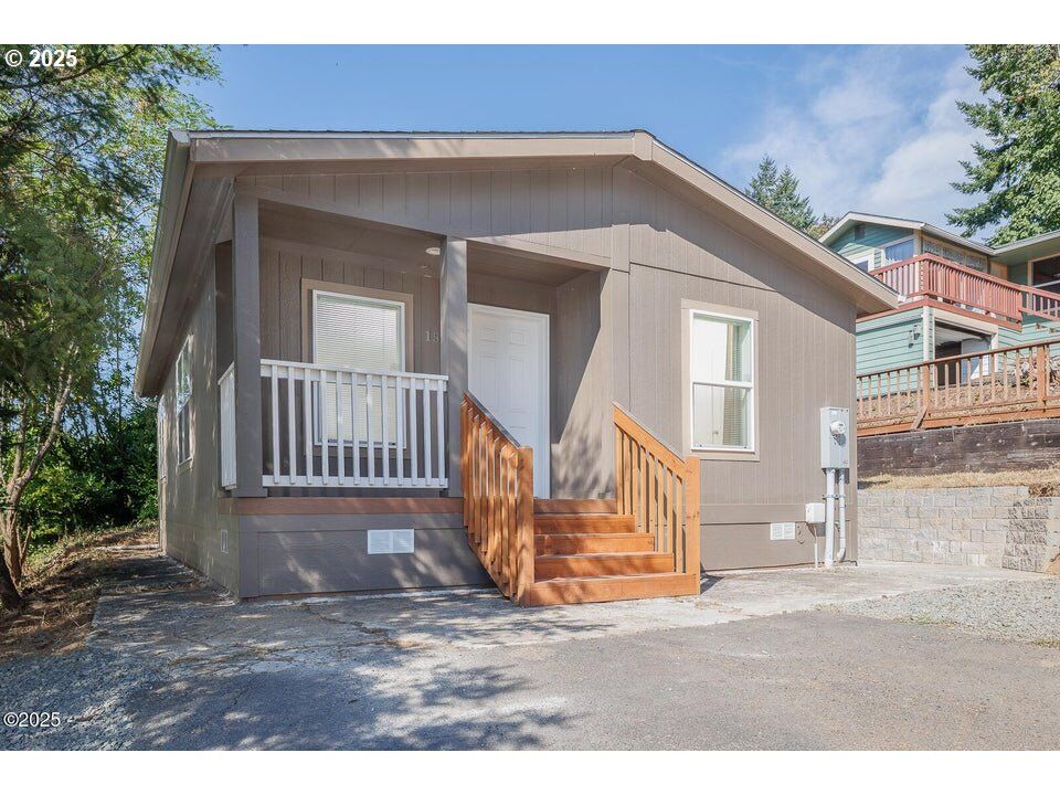 Property Photo:  150 NW 5th St  OR 97391 