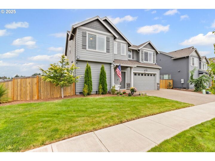 Property Photo: 4915 Constellation Ave NE OR 97305
