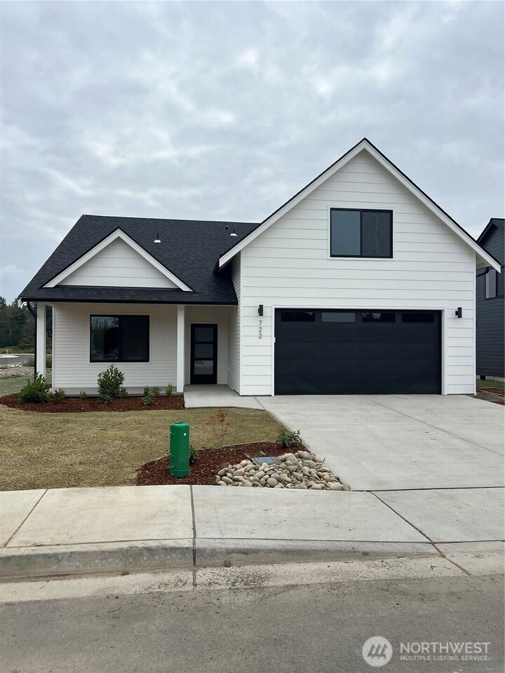 722 E 5th Street  Nooksack WA 98276 photo