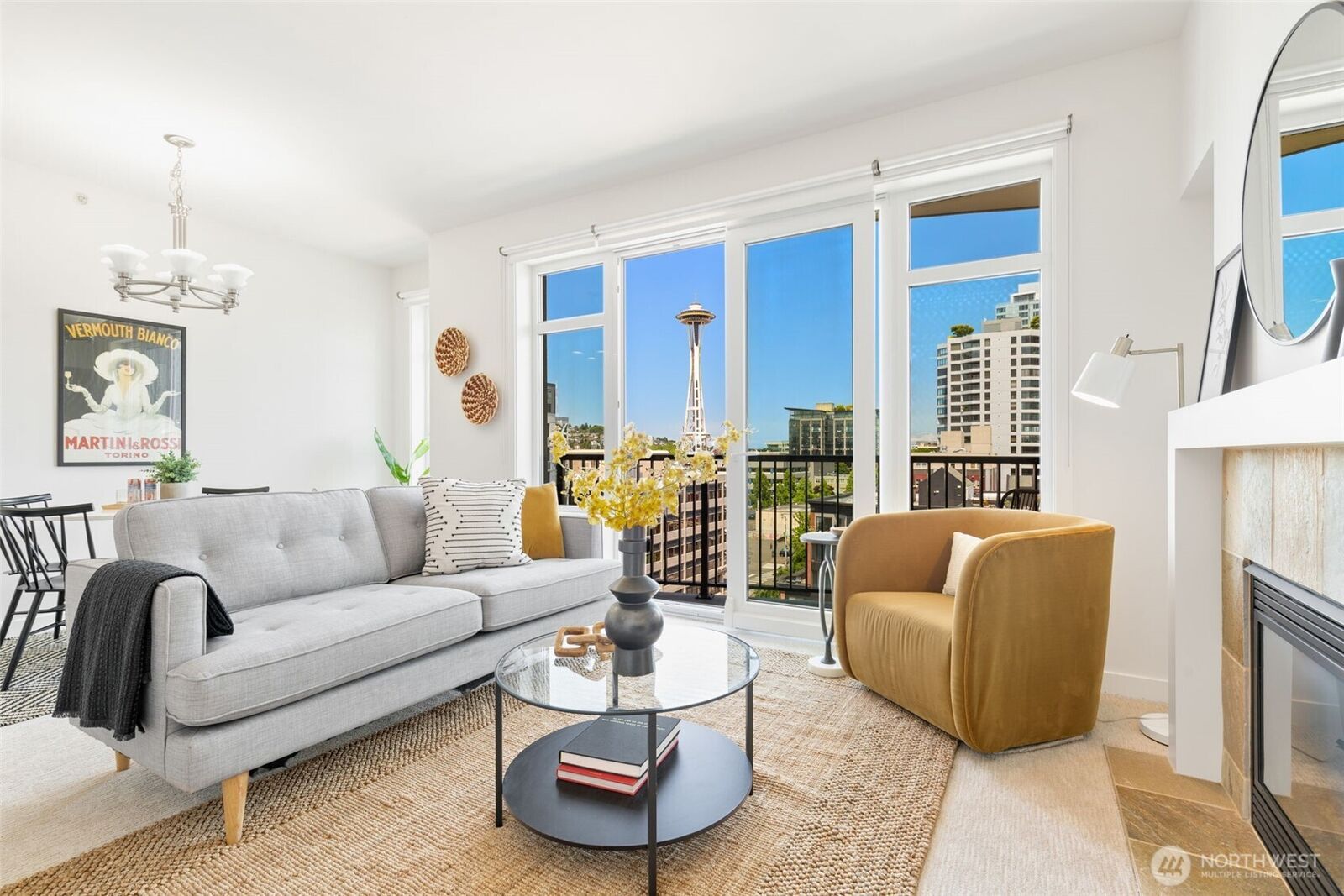Property Photo:  2607  Western Avenue 1108  WA 98121 