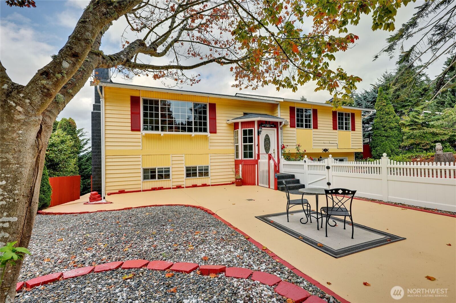 Property Photo: 26421 Kingsview Loop NE WA 98346