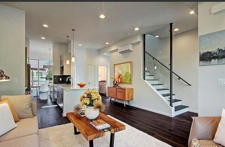 Property Photo:  107  Martin Luther King Jr Way 107  WA 98122 