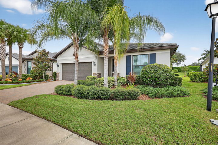Property Photo: 4881 Overton Circle FL 32967