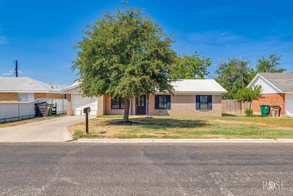 Property Photo: 510 E Riverside Ave TX 76905