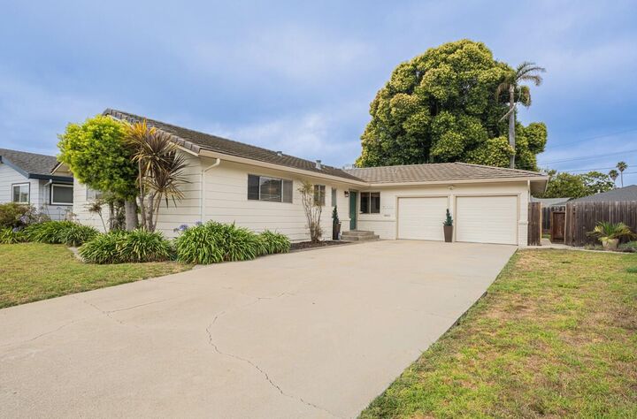 786 Bellarmine Drive  Salinas CA 93901 photo