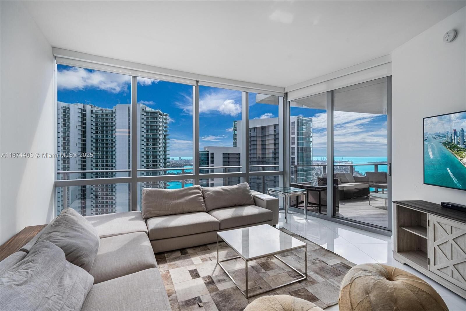 Property Photo: 851 NE 1st Ave 4603 FL 33132