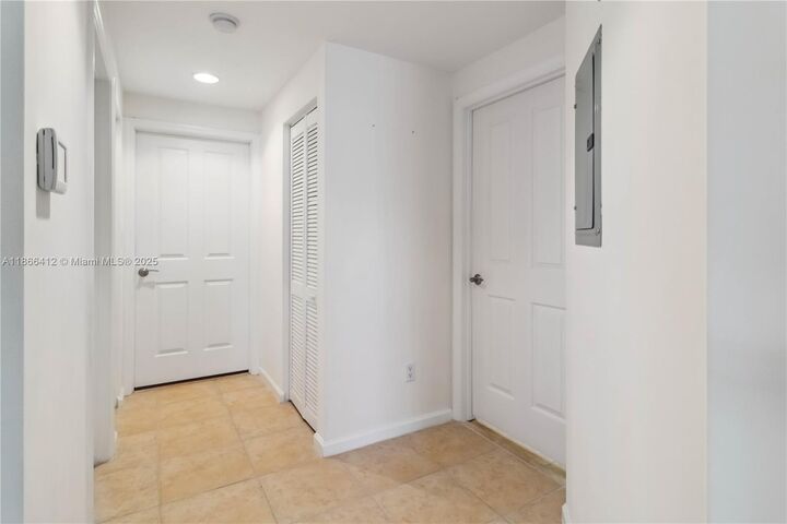 Property Photo:  511 SE 5th Ave 1214  FL 33301 