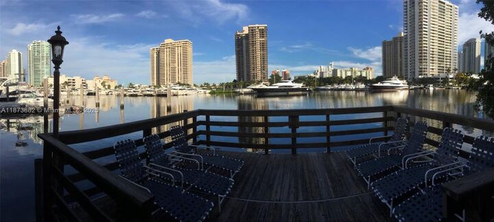 Property Photo: 19501 E Country Club Dr 9107 FL 33180