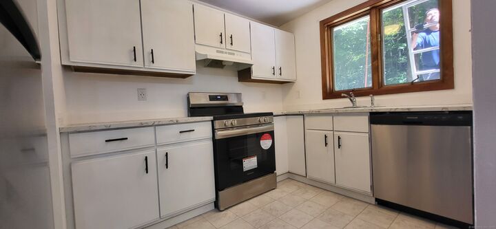 Property Photo: 1730 Farmington Avenue CT 06085