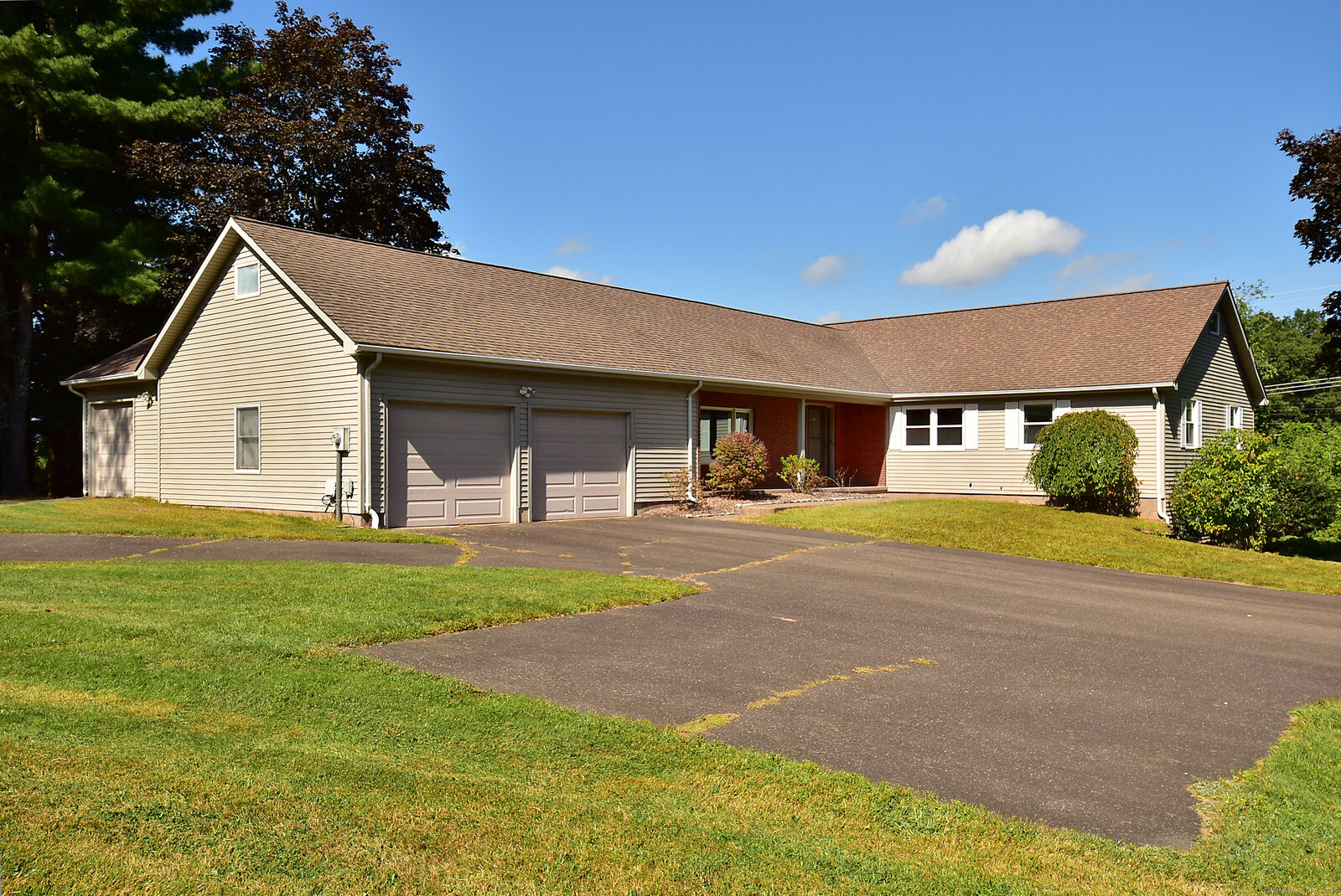 Property Photo:  244 Carriage Drive  CT 06074 