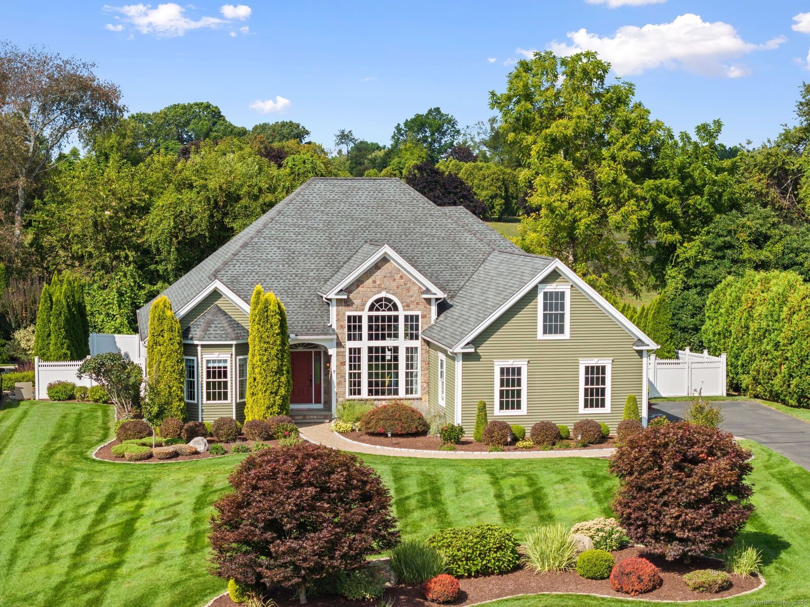 Property Photo:  7 Pearl Lane  CT 06067 