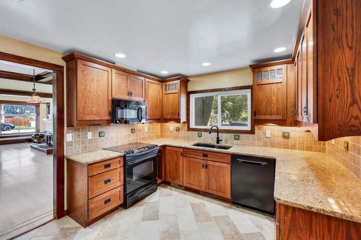 Property Photo: 801 W 4th St WA 99156