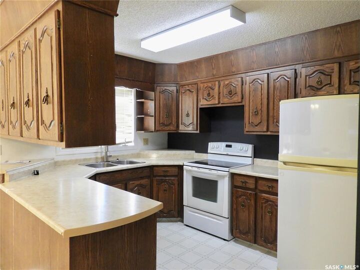 Property Photo:  526 Wilken Crescent E  SK S0K 4S0 