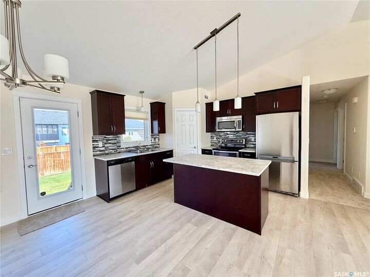 Property Photo:  726 Casper Crescent  SK S0K 4S4 