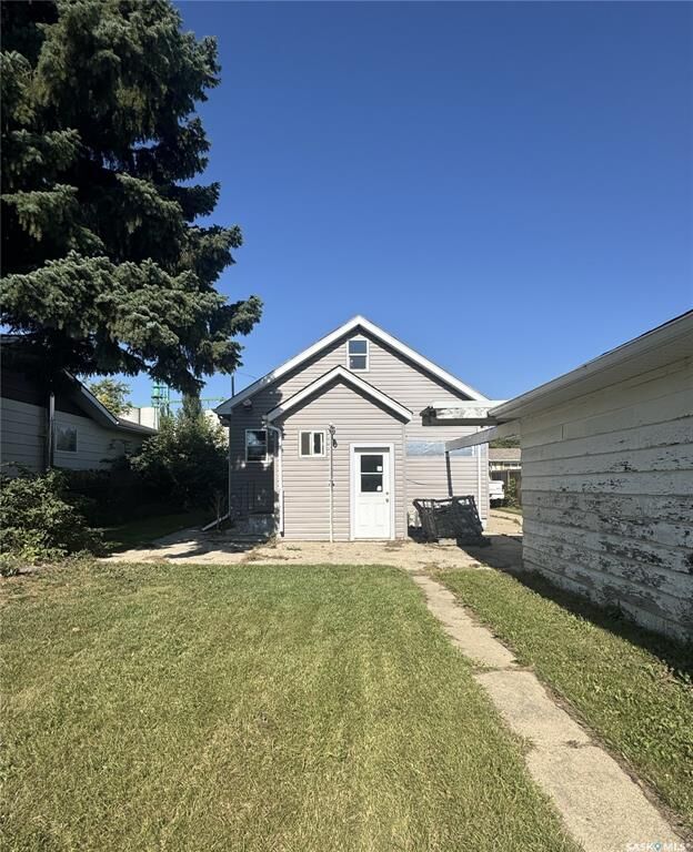 Property Photo: 210 1st Street E SK S0J 0J0