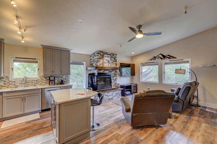 Property Photo:  351 S 2nd Ave 506  ID 83340 