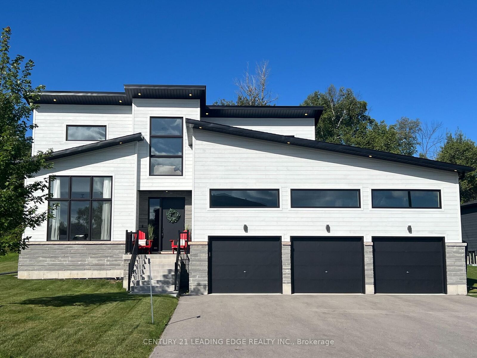 Property Photo: 108 Goldie Court ON N0H 1J0