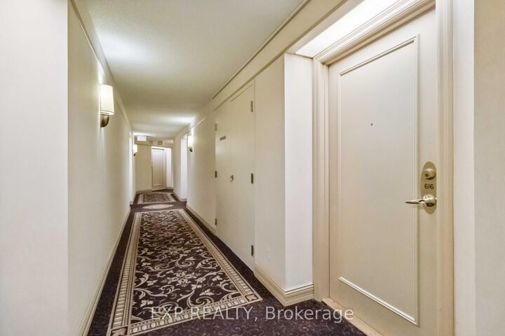 Property Photo:  25 Kingsbridge Garden Circle 616  ON L5R 4B1 