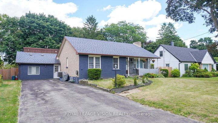 Property Photo:  117 William Street  ON L4A 1B3 