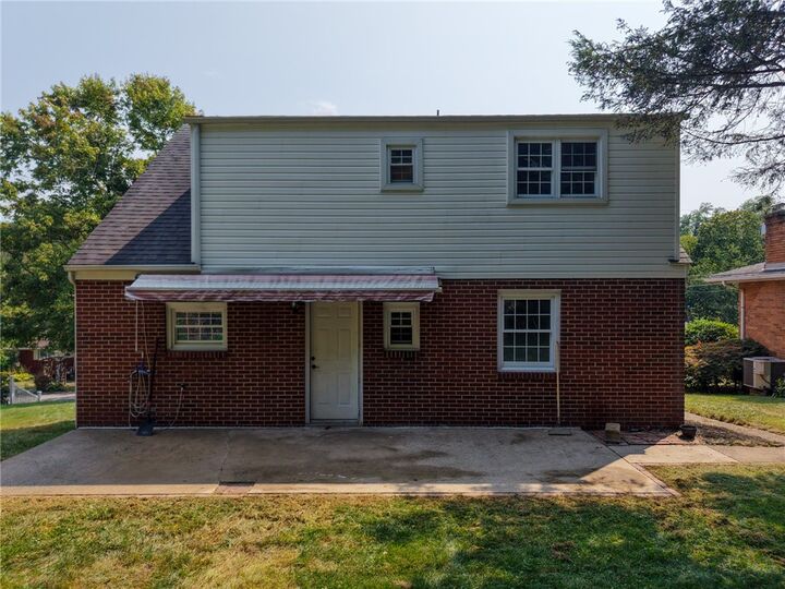 Property Photo: 464 Willow Ave PA 15601