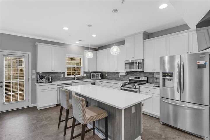 Property Photo:  1304 Pointe View Dr  PA 16046 