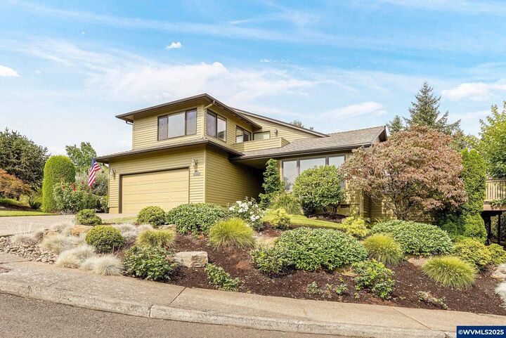 Property Photo: 2587 Bandon Ct NW OR 97304