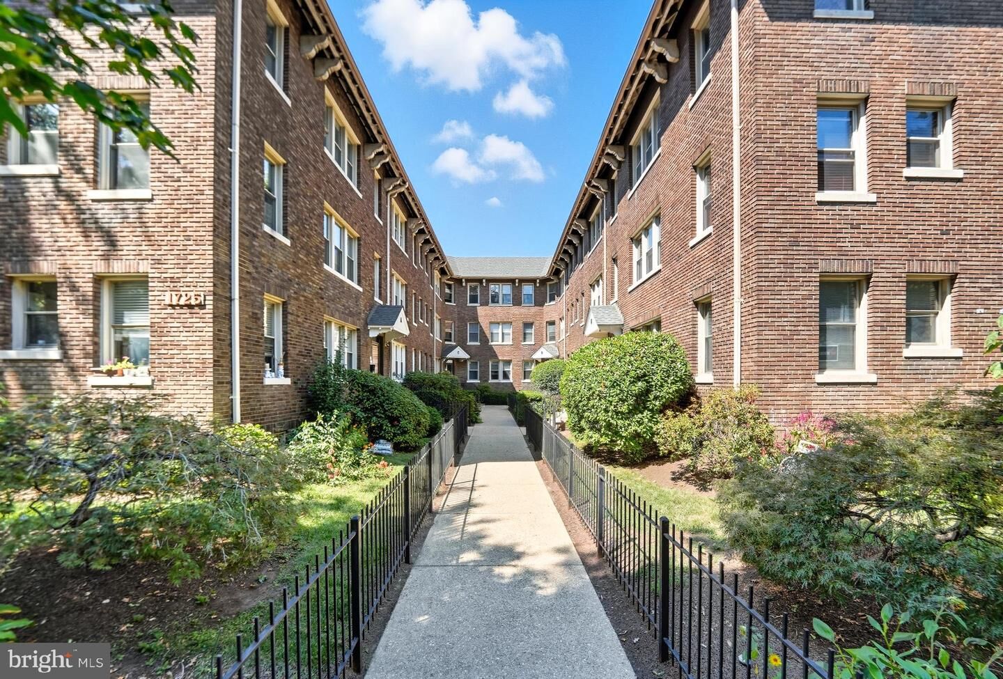 Property Photo: 1725 Lanier Place NW 33A DC 20009