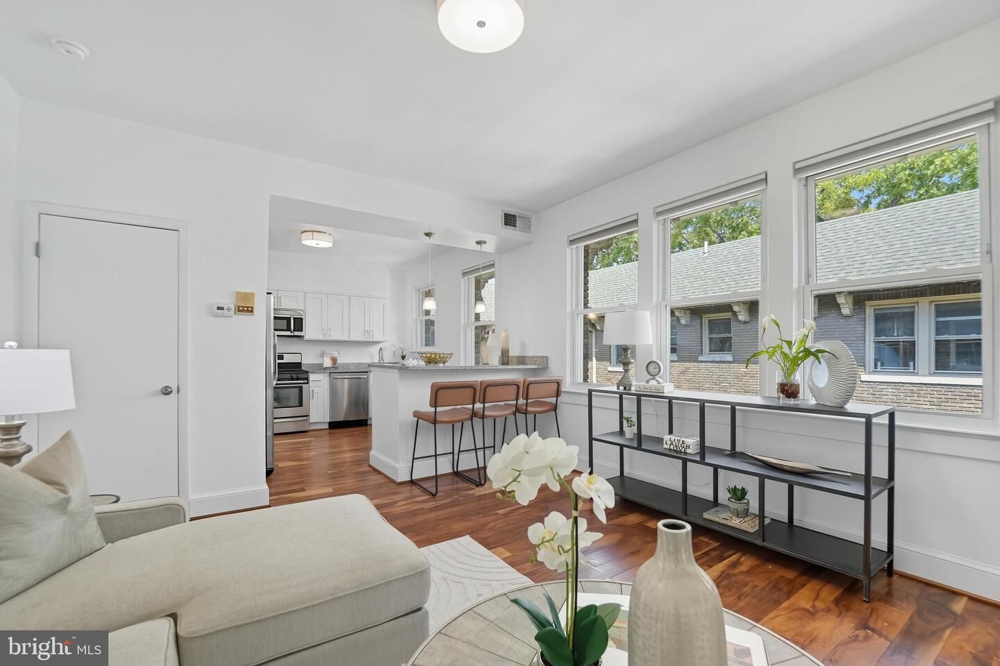 Property Photo: 1725 Lanier Place NW 33A DC 20009