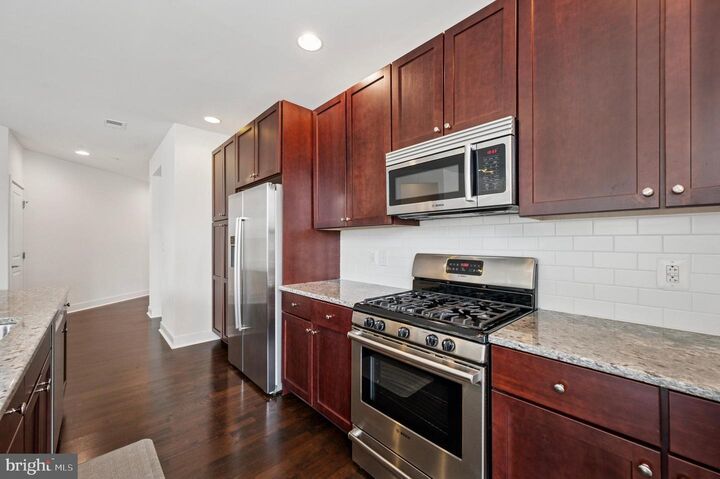 Property Photo:  600 S 24th Street 203  PA 19146 