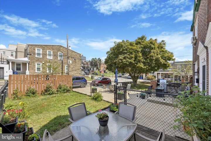 Property Photo:  386 Dawson Street  PA 19128 