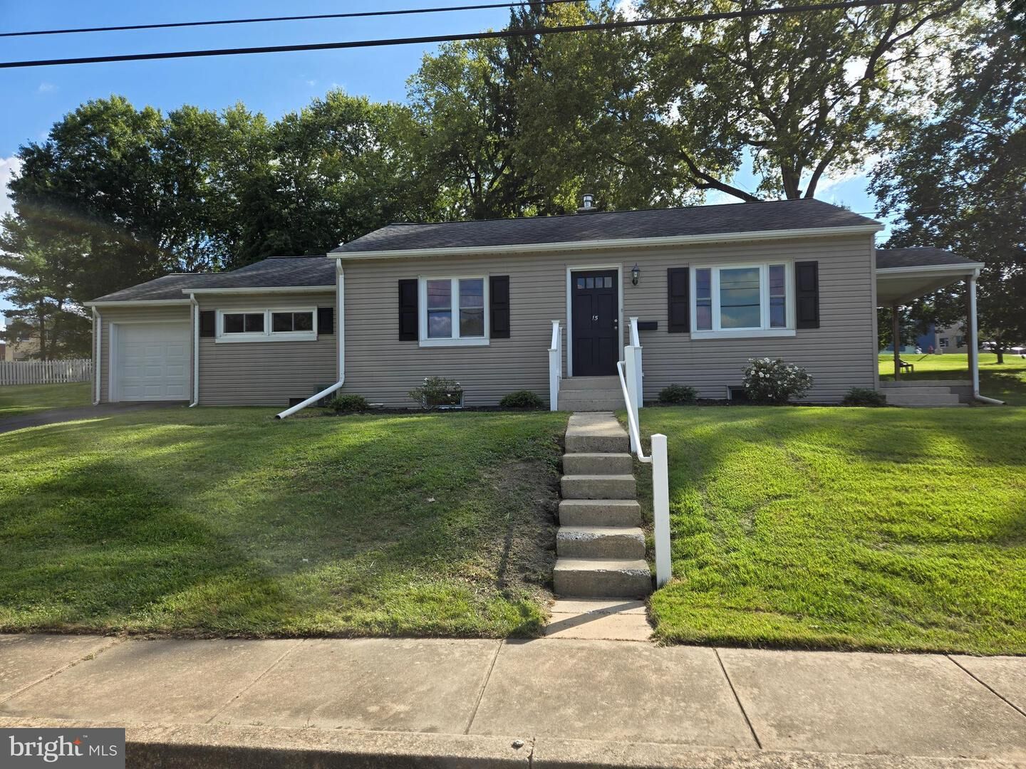 Property Photo:  15 Circle Road  PA 17551 