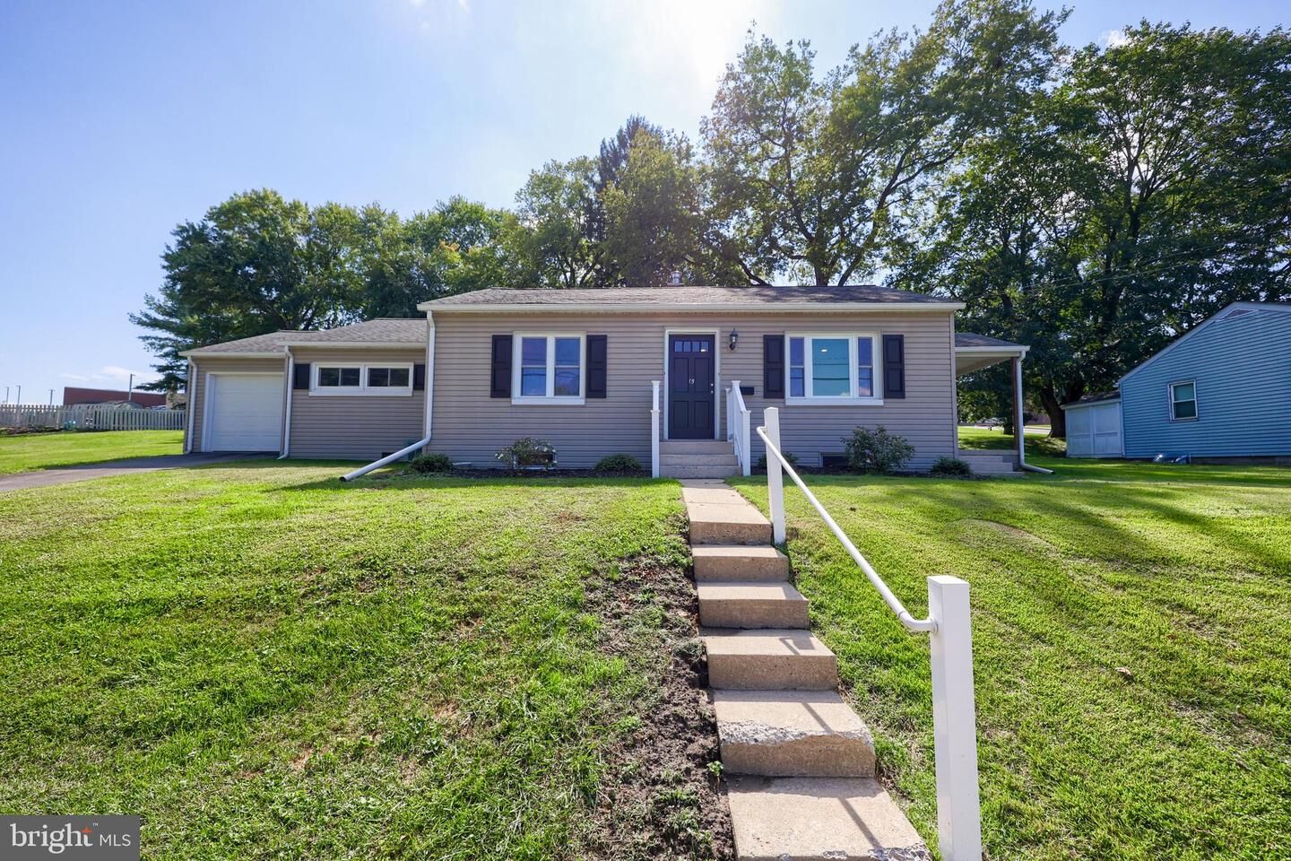 Property Photo:  15 Circle Road  PA 17551 