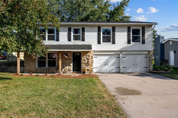 390 Crandall Dr NE  Cedar Rapids IA 52402 photo