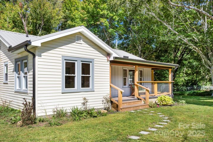 Property Photo:  1808 Allens Creek Road  NC 28786 