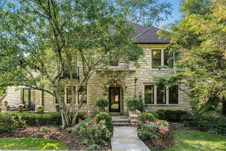 351 S Columbia Avenue  Bexley OH 43209 photo